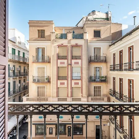 Apartman Sophisticated With Balcony & Views By Rems