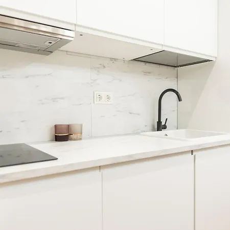 Sophisticated With Balcony & Views By Rems Apartman Málaga