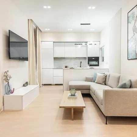 Sophisticated With Balcony & Views By Rems Apartman Málaga